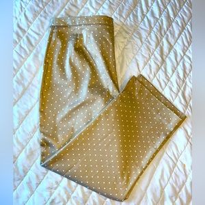 Women’s size 10. Adorable cream colored polkadot cropped pants.